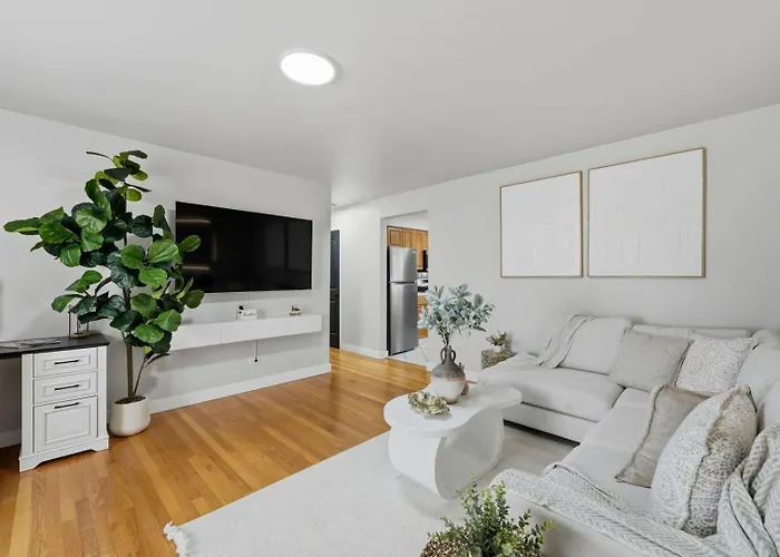 3br Near O'hare • Office • Coffee Bar • Sleeps 9 Appartement *