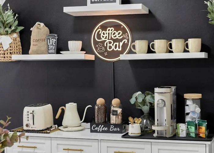 3br Near O'hare • Office • Coffee Bar • Sleeps 9 Appartement *