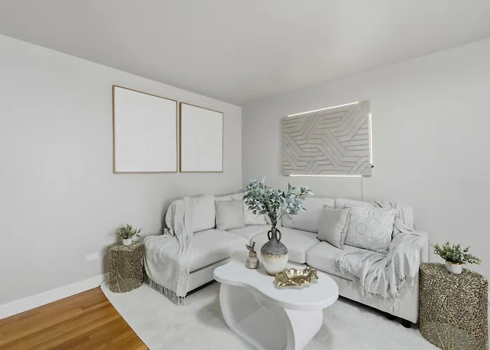 Appartement 3br Near O'hare • Office • Coffee Bar • Sleeps 9
