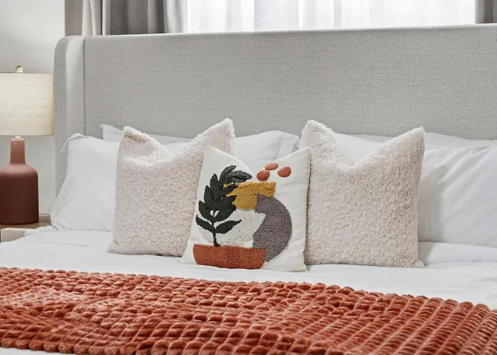 3br Near O'hare • Office • Coffee Bar • Sleeps 9 Appartement Chicago