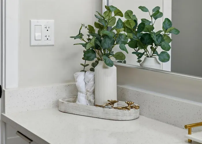 Appartement 3br Near O'hare • Office • Coffee Bar • Sleeps 9 *