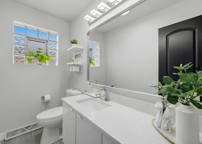 Appartement 3br Near O'hare • Office • Coffee Bar • Sleeps 9
