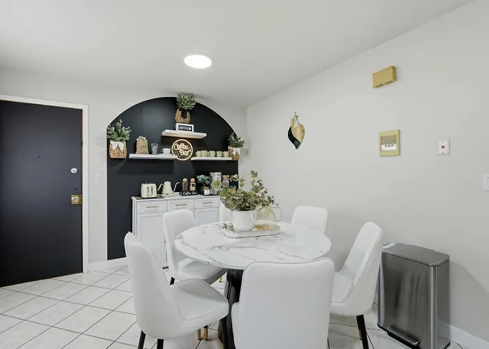 Appartement 3br Near O'hare • Office • Coffee Bar • Sleeps 9 Chicago